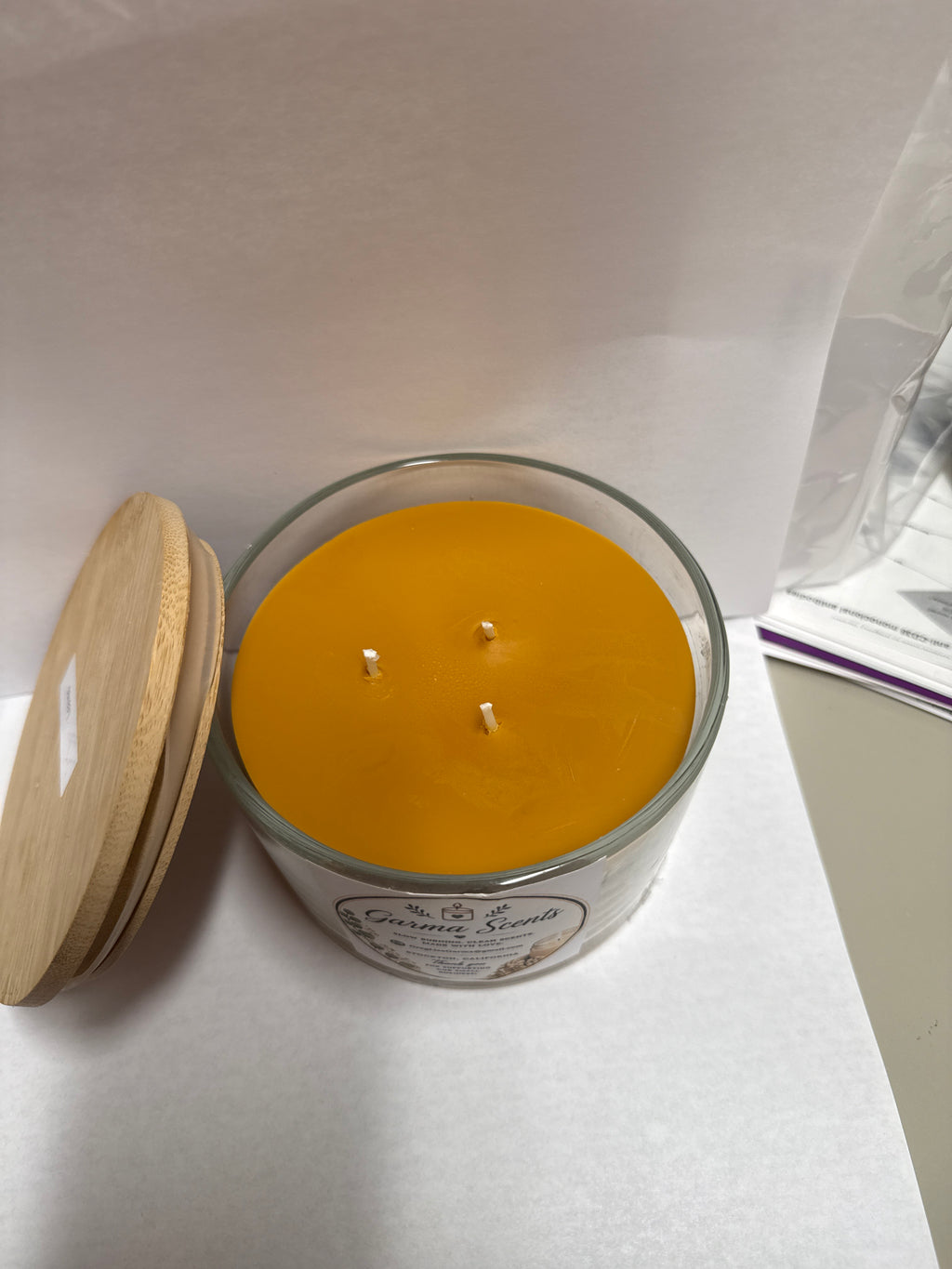 24 ounce candle with three wicks