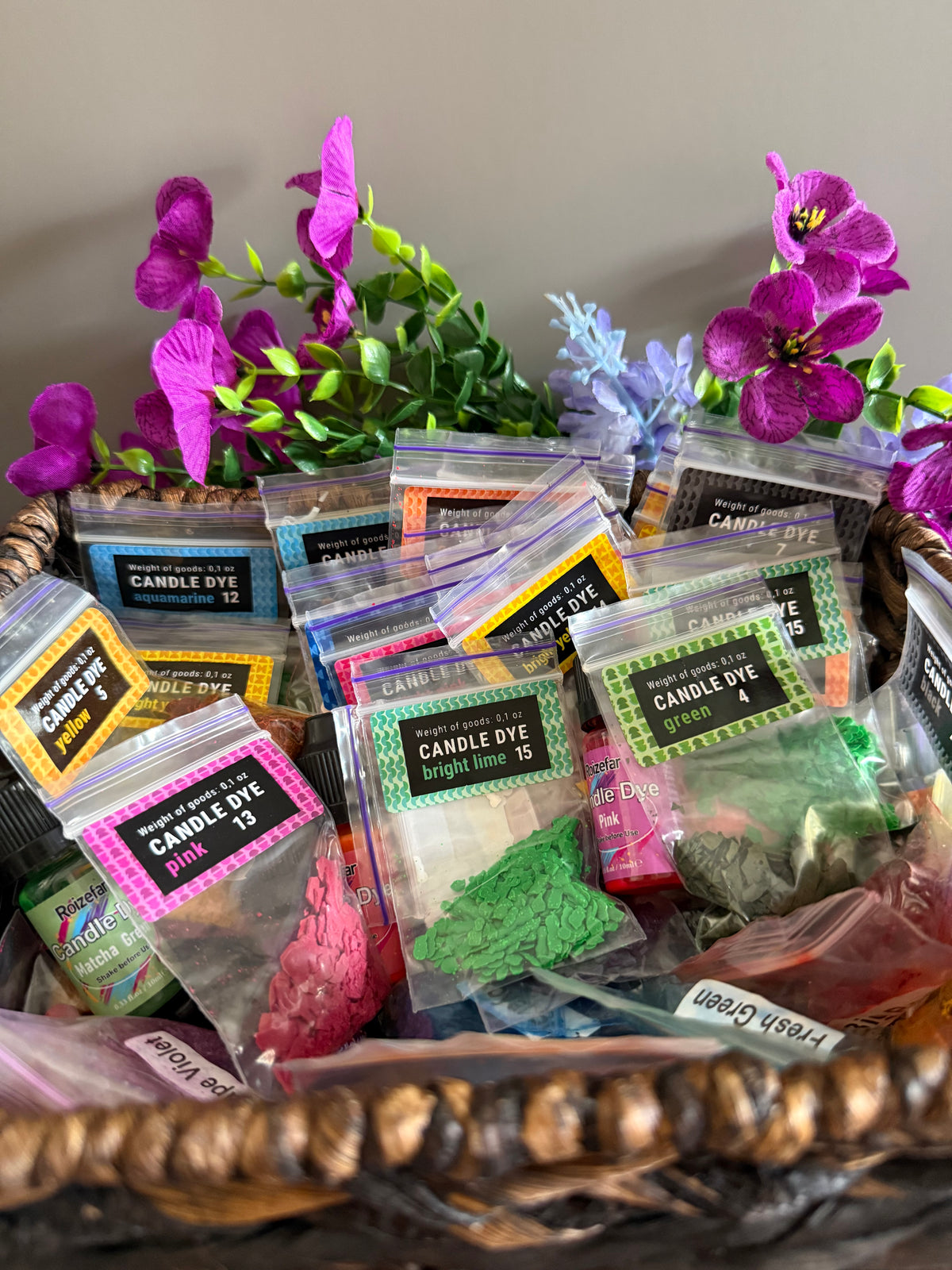 Accessories of your choose for your candle