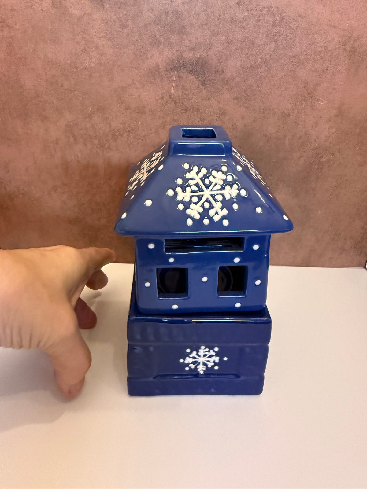 Holiday candle holder