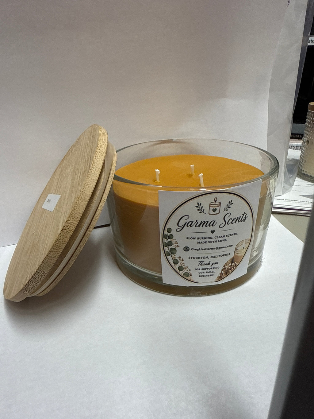 24 ounce candle with three wicks
