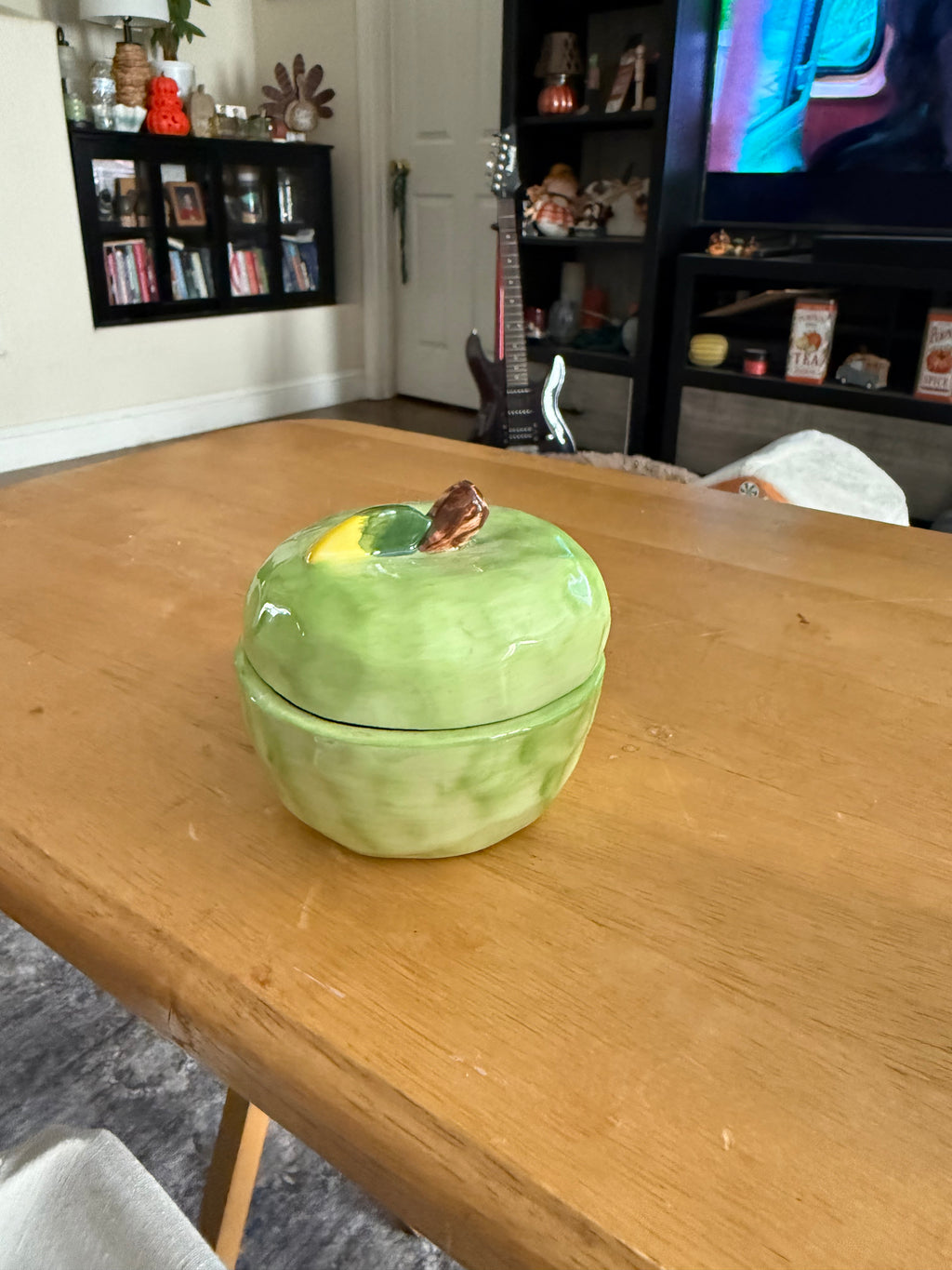Fresh apple candle