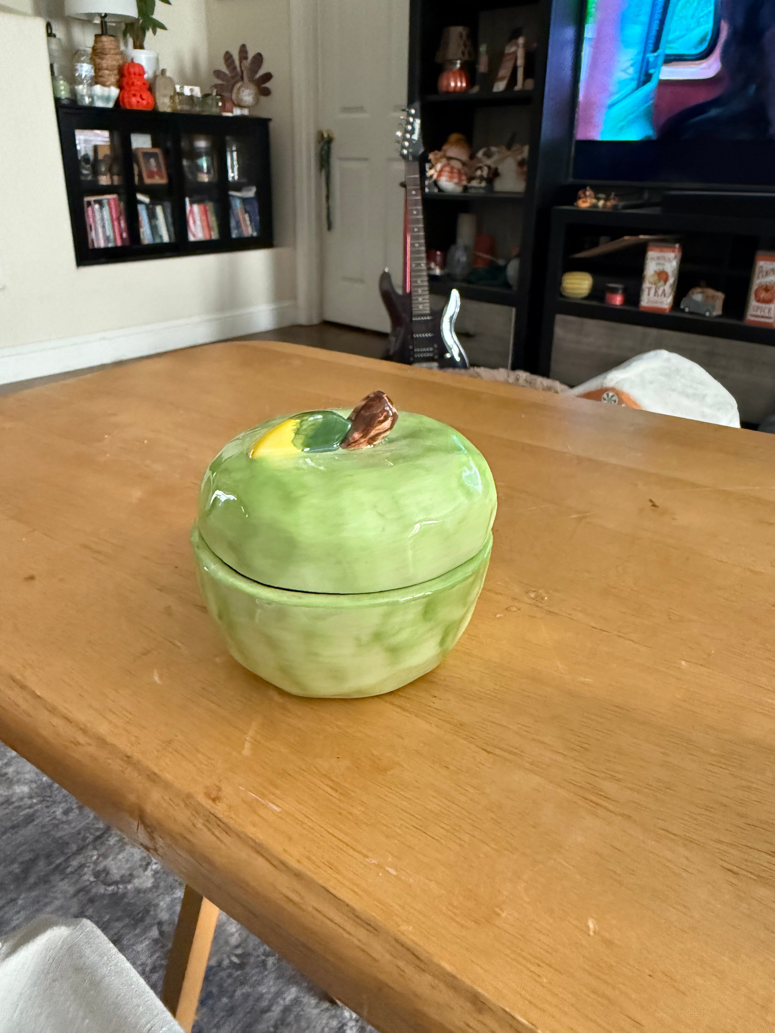 Fresh apple candle