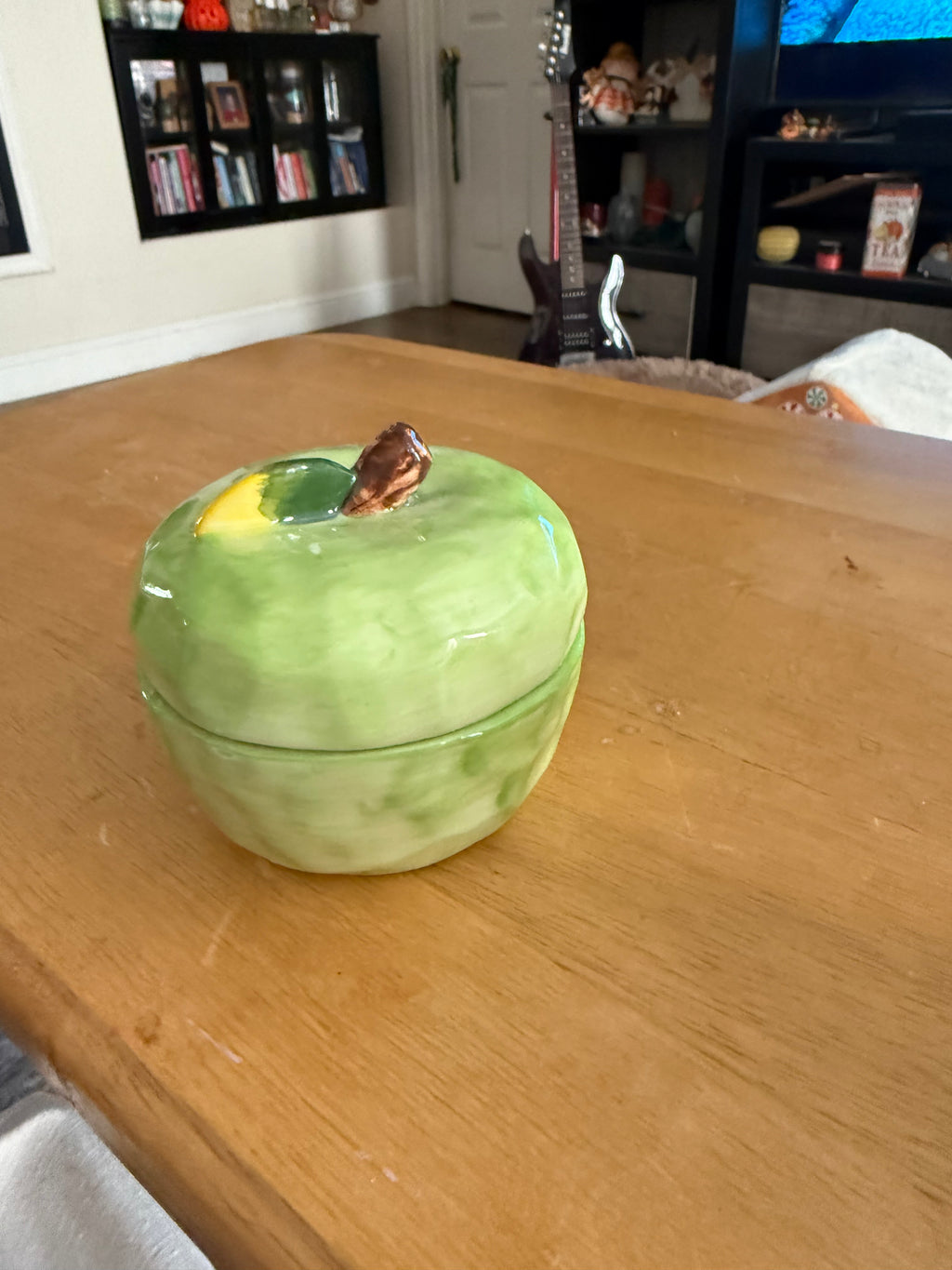 Fresh apple candle