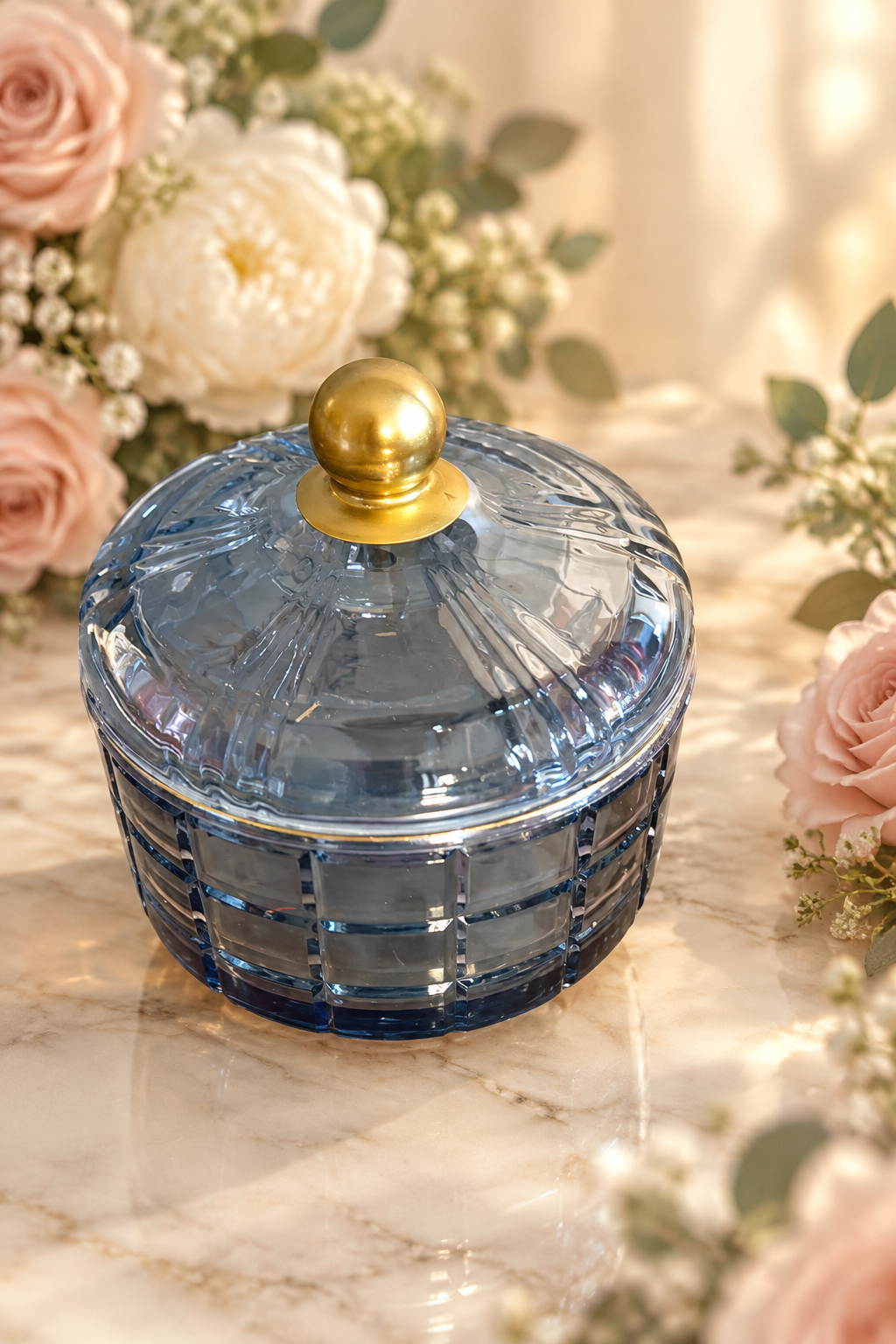 Glass vessel with an elegant floral background